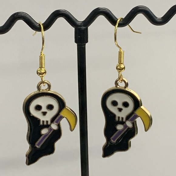 Skeleton Earring, Death Earring, Scary Movie Earring, Scare Earring, Halloween - Picture 3 of 4